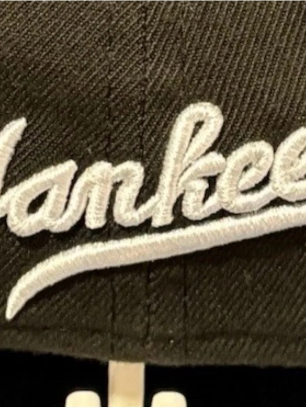 New Era Black New York Yankees 39THIRTY Curved Visor Hat